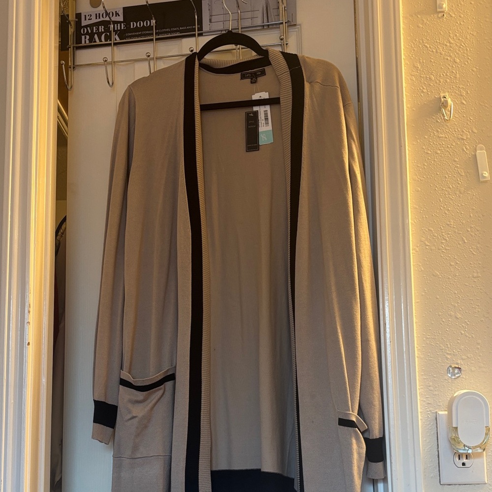 Chic Beige Blazer with Black Accents
